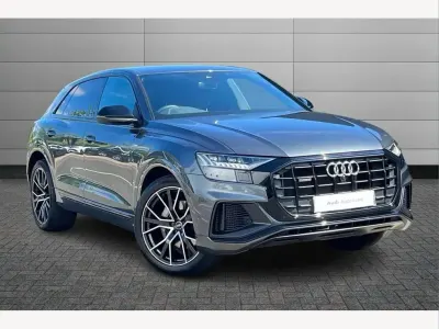 Używany Audi Q8 Black Edition 340 KM (250 kW) 2022 Szary SUV