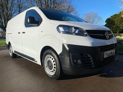 White Used 2022 Vauxhall Vivaro MPV | £9,735 (Fair price)