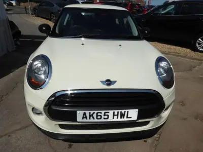 Used Mini ONE Hatch 102 HP (75 kW) 2015 White Hatchback