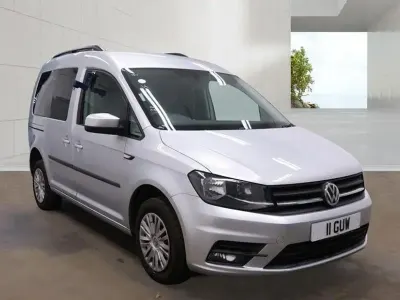 Usado VW Caddy Life 102 HP (75 kW) 2016 Prateado Monovolume