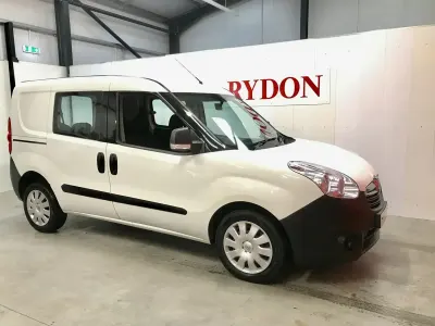 Used Vauxhall Combo 2016 White MPV