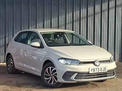 Begagnad VW Polo Life 80 HK (58 kW) 2023 Grå Halvkombi