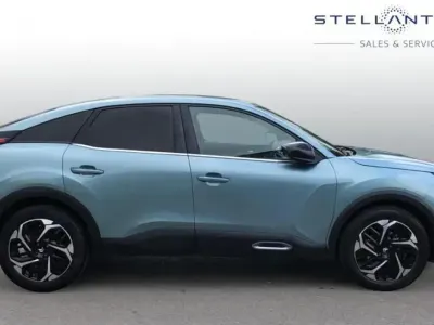 Begagnad Citroën C4 PureTech 127 HK (93 kW) 2023 Blå SUV