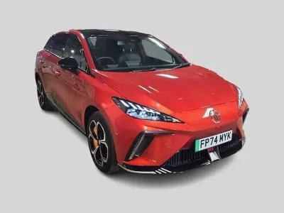 Używany MG MG4 EV 319 kW (435 KM) 2024 Czerwony Hatchback