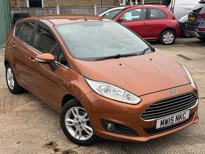 Usado Ford Fiesta Zetec 2015 Castanho Citadino