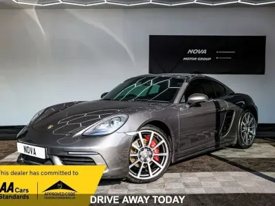 Usado Porsche 718 Cayman 350 HP (257 kW) 2017 Cinzento Coupé