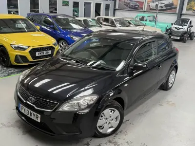 Używany Kia ProCeed 2013 Czarny Hatchback