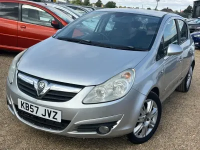 Used Vauxhall Corsa Design Edition 90 HP (66 kW) 2007 Silver Hatchback