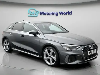 Begagnad Audi A3 Sportback S-Line 2021 Grå Halvkombi