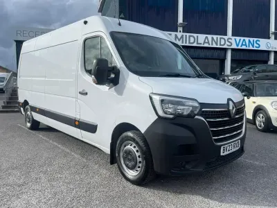 Used Renault Master 135 HP (99 kW) 2023 White MPV