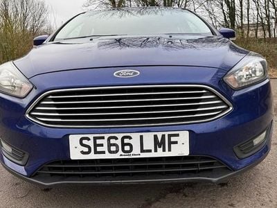 Used Ford Focus Zetec 120 HP (88 kW) 2017 Blue Hatchback