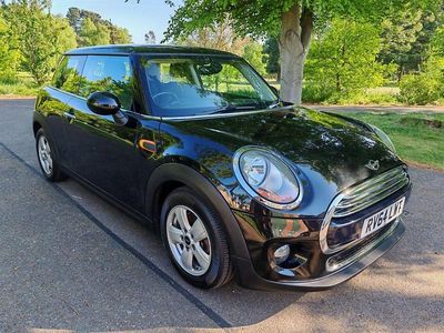 Black Used 2014 Mini Cooper Hatch Hatchback | £6,795 (Fair price)