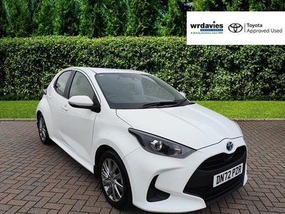 Used Toyota Yaris Hybrid 116 HP (85 kW) 2022 Pure white Hatchback