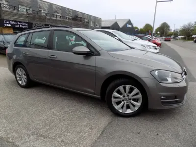 Usado VW Golf VII SE 105 HP (77 kW) 2014 Cinzento Carrinha