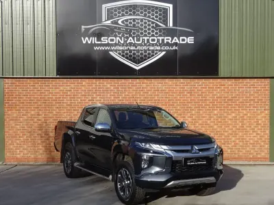 Begagnad Mitsubishi L200 Warrior 150 HK (110 kW) 2020 Grå Pickup