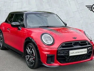 Usado Mini John Cooper Works Hatch 228 CV (167 kW) 2025 Rojo Utilitario