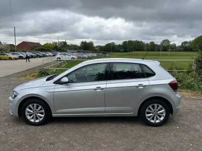 Begagnad VW Polo SE 2019 Silver Halvkombi