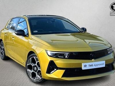 Used Vauxhall Astra Ultimate 130 HP (95 kW) 2023 Yellow/black Hatchback