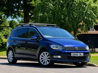 Used VW Touran SEL 190 HP (139 kW) 2016 Blue MPV