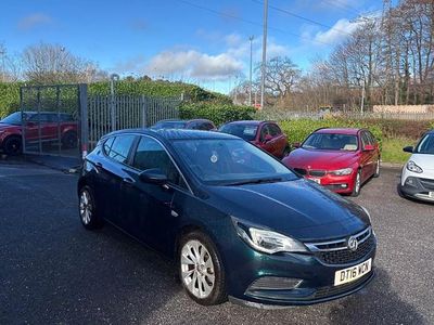 Used Vauxhall Astra Design Edition 125 HP (91 kW) 2016 Green Hatchback