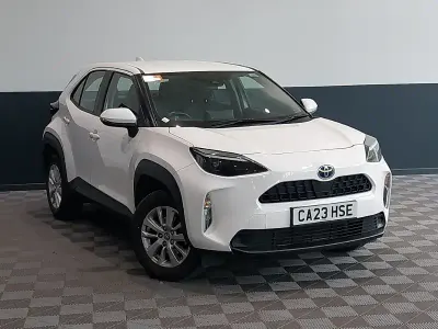 Used Toyota Yaris Hybrid 116 HP (85 kW) 2023 White Estate