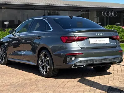 Używany Audi A3 S-Line 147 KM (108 kW) 2023 Niebieski Sedan/Limuzyna