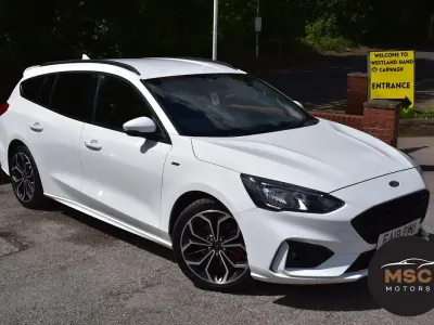 Used Ford Focus ST-Line X 2019 White Estate
