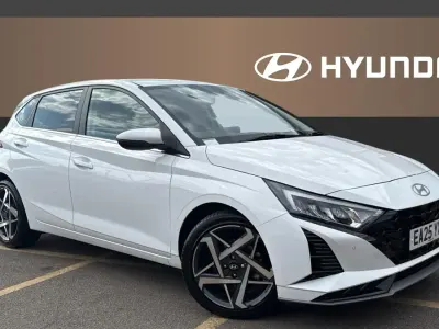 Begagnad Hyundai i20 Premium 101 HK (74 kW) 2025 Vit Halvkombi