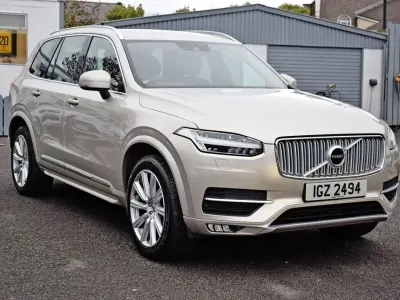Usado Volvo XC90 Inscription 225 CV (165 kW) 2016 Dorado SUV