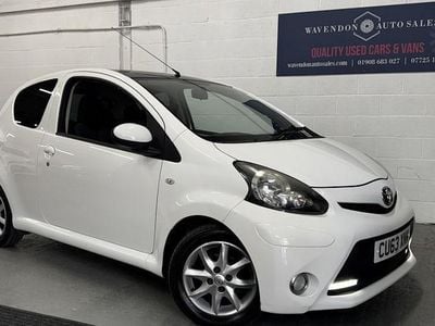 Used Toyota Aygo 68 HP (50 kW) 2013 White Hatchback