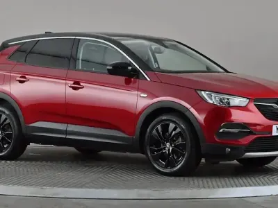 Used Vauxhall Grandland X SRi 131 HP (96 kW) 2021 Red SUV