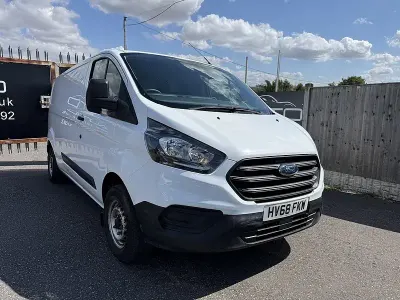 Used Ford Transit Custom 104 HP (76 kW) 2018 White Van
