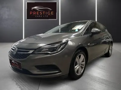 Używany Vauxhall Astra Design Edition 2016 Szary Hatchback
