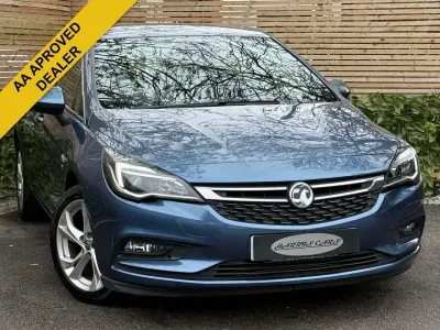 Second-hand Vauxhall Astra SRi 105 CP (77 kW) 2017 Albastru Hatchback