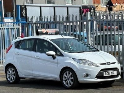 Used Ford Fiesta Zetec 82 HP (60 kW) 2011 White Hatchback