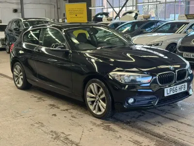 Begagnad BMW 118 Sport Line 2016 Svart Halvkombi