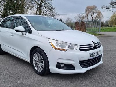 Used Citroën C4 VTR Sport 90 HP (66 kW) 2013 White Hatchback