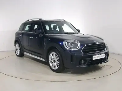 Usado Mini Cooper Countryman Exclusive 134 HP (98 kW) 2022 Preto SUV