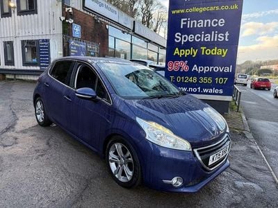 Used Peugeot 208 Allure 92 HP (67 kW) 2015 Blue Hatchback