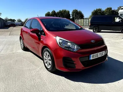 Used Kia Rio Air 74 HP (54 kW) 2016 Red Hatchback