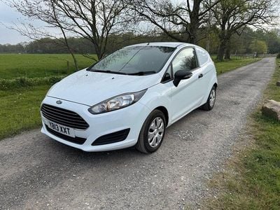 Usado Ford Fiesta 95 HP (69 kW) 2013 Branco Van