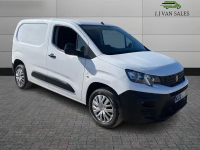 Second-hand Peugeot Partner Premium 131 CP (96 kW) 2022 Alb Monovolum