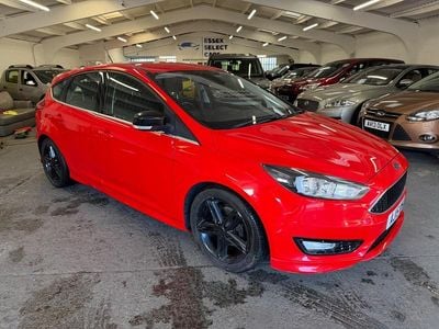 Used Ford Focus Zetec 125 HP (91 kW) 2015 Red Hatchback