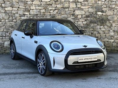 Usado Mini Cooper Exclusive 2022 Plateado Utilitario
