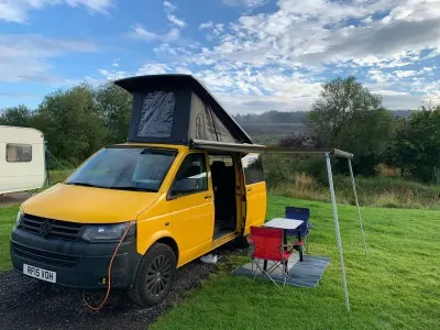 Begagnad VW Transporter Startline 2015 Gul Van