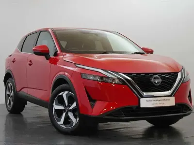 Used Nissan Qashqai N-Connecta 138 HP (101 kW) 2023 Red SUV