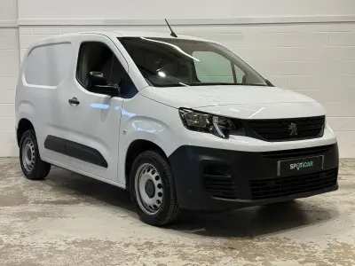 Used Peugeot Partner Premium 131 HP (96 kW) 2023 White MPV