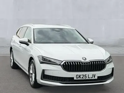 Gebraucht Skoda Superb SE Technology 204 PS (150 kW) 2025 Weiß
