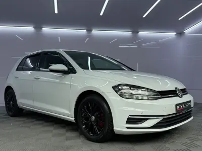 Used VW Golf VII SE 125 HP (91 kW) 2017 White Hatchback