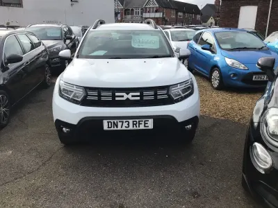 Begagnad Dacia Duster Expression 90 HK (66 kW) 2023 Vit SUV